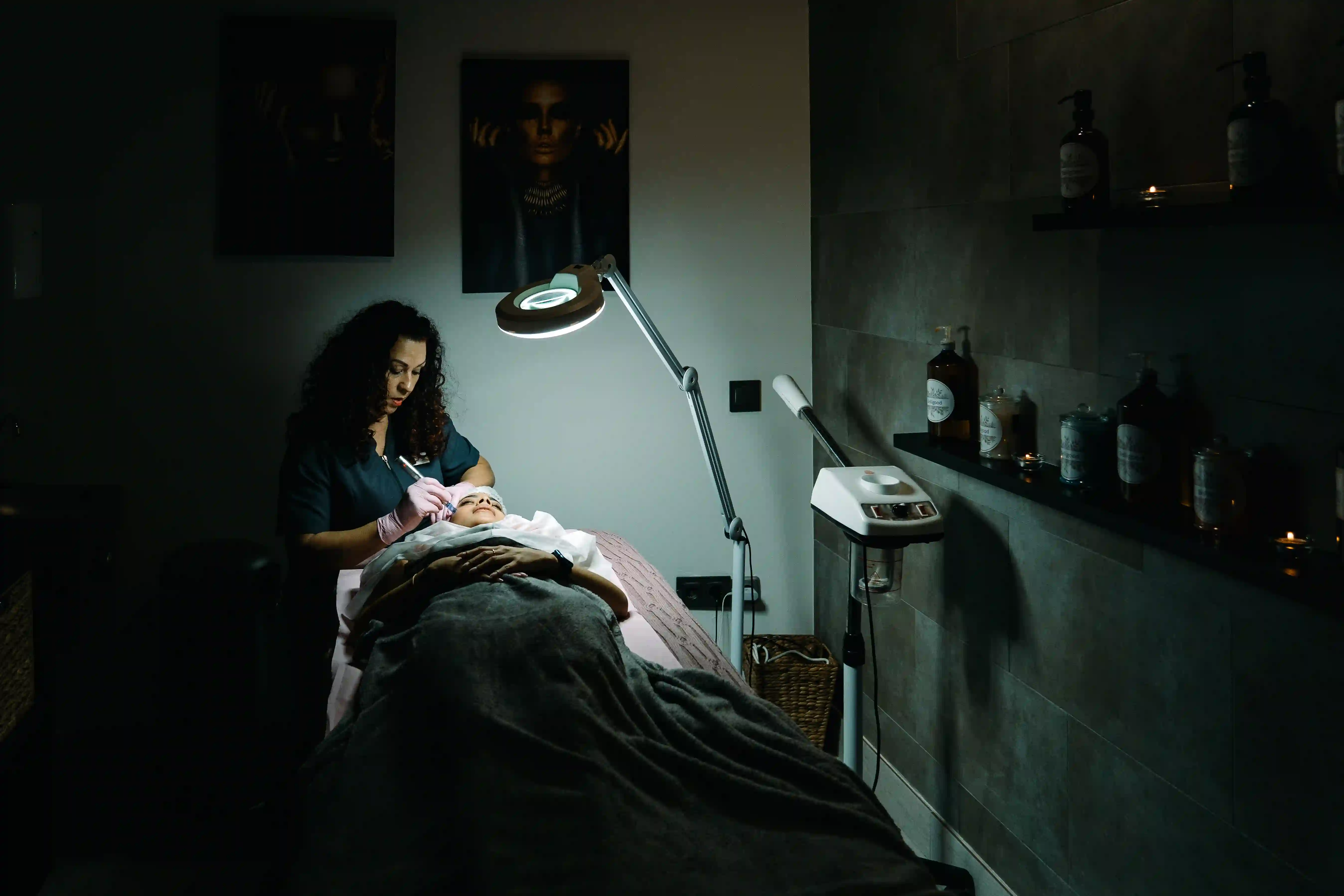 Tratamiento facial en cabina